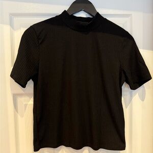 Ribbed high collar shirt